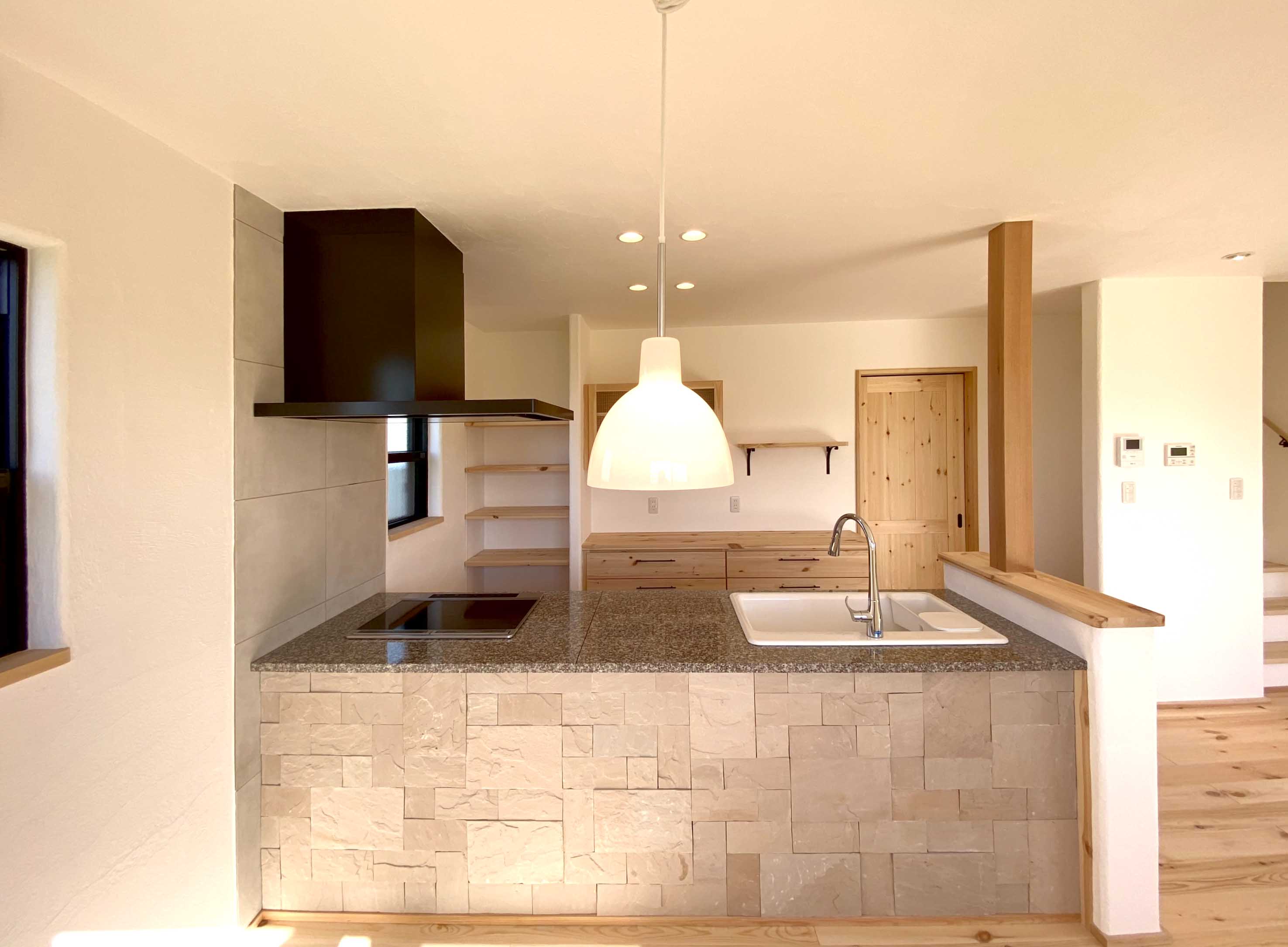 新築住宅／厳選した自然素材がつくる、健やかな空間。